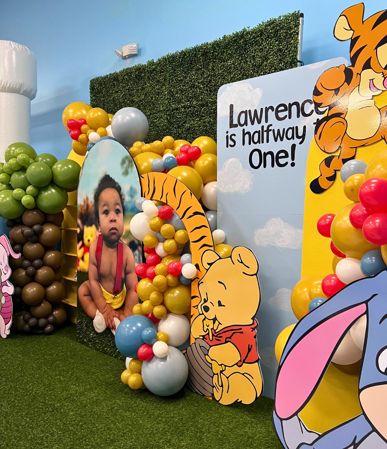 Winnie the Pooh Party Theme Set up